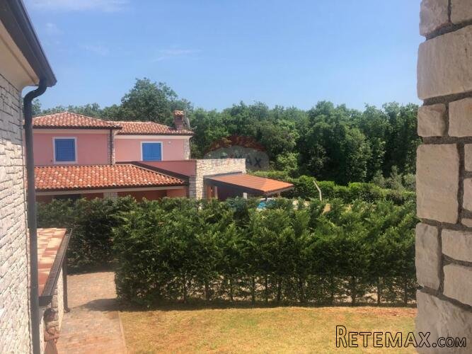 Istra, Umag, lijepa kamena kuća sa bazenom