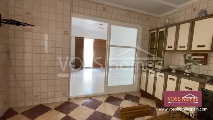 Light & airy, spacious 3 / 4 bed, 2 bath, 2 storey, part.. - 8