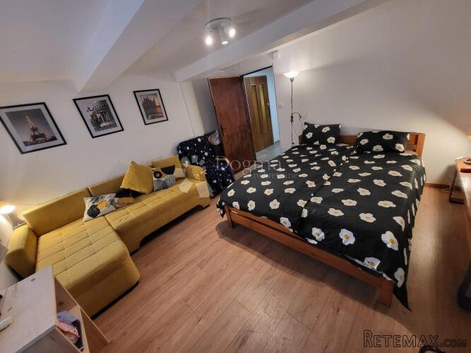 Vikend kuća u prirodi nadomak Zagreba – mir, šuma i pogled,