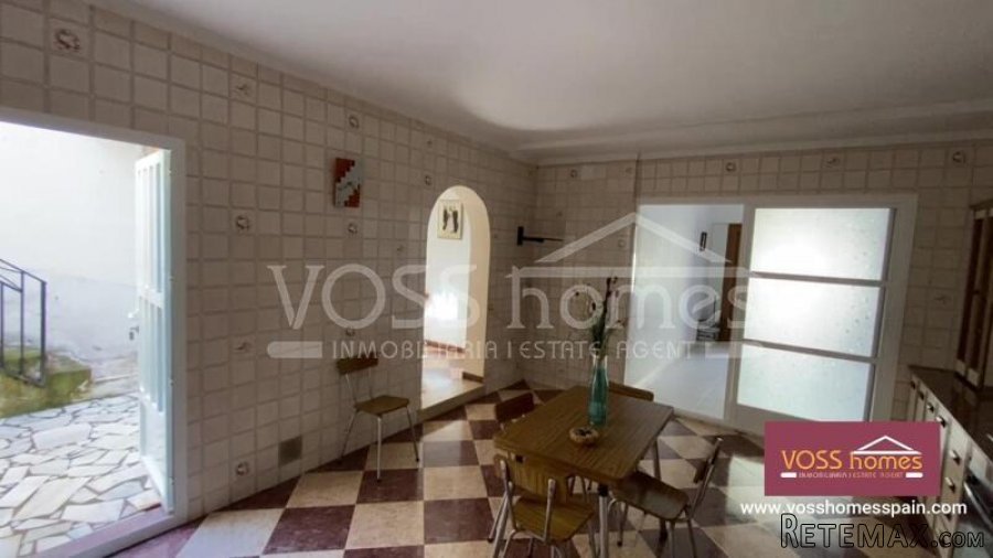 Light & airy, spacious 3 / 4 bed, 2 bath, 2 storey, part.. - 9