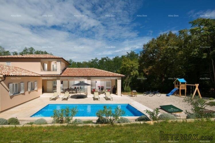 Prodaje se vila sa bazenom, okolica Labina - 2