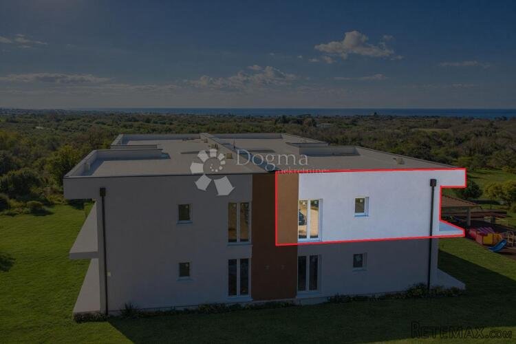 Umag, dvosoban luksuzni stan na 1, katu