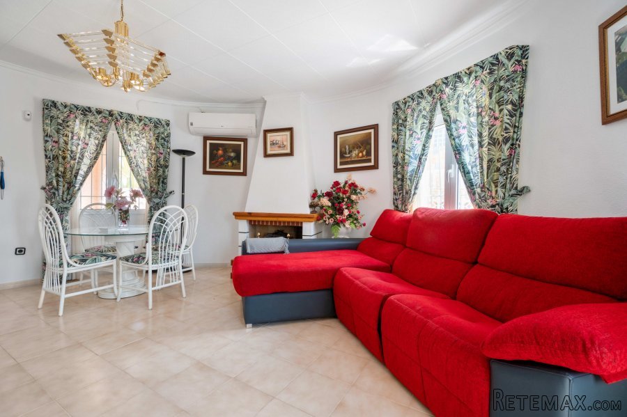 Villa located in San Luis, Torrevieja. The property is.. - 4