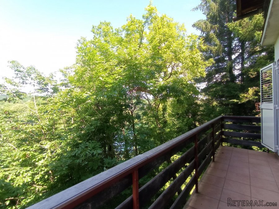 Mrežnički Novaki,kuća-prvi red do rijeke Mrežnice, 145 m2