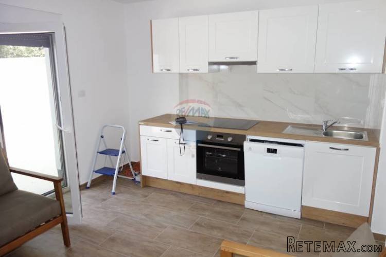 PULA: KUĆA, BAZEN, STAN i ČETIRI APARTMANA - 3