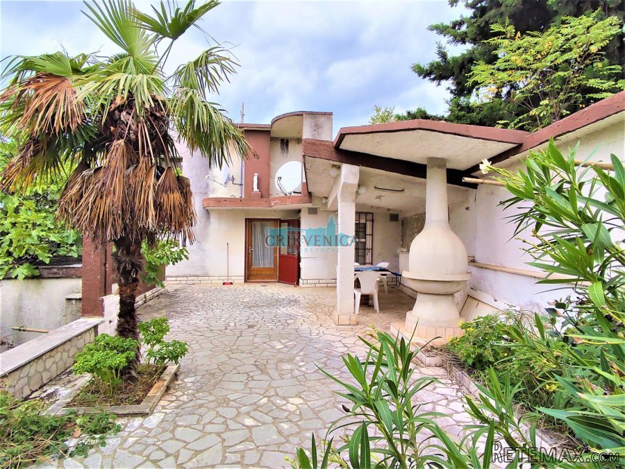 Crikvenica - samostojeća kuća, apartman, garaža, velika ok..