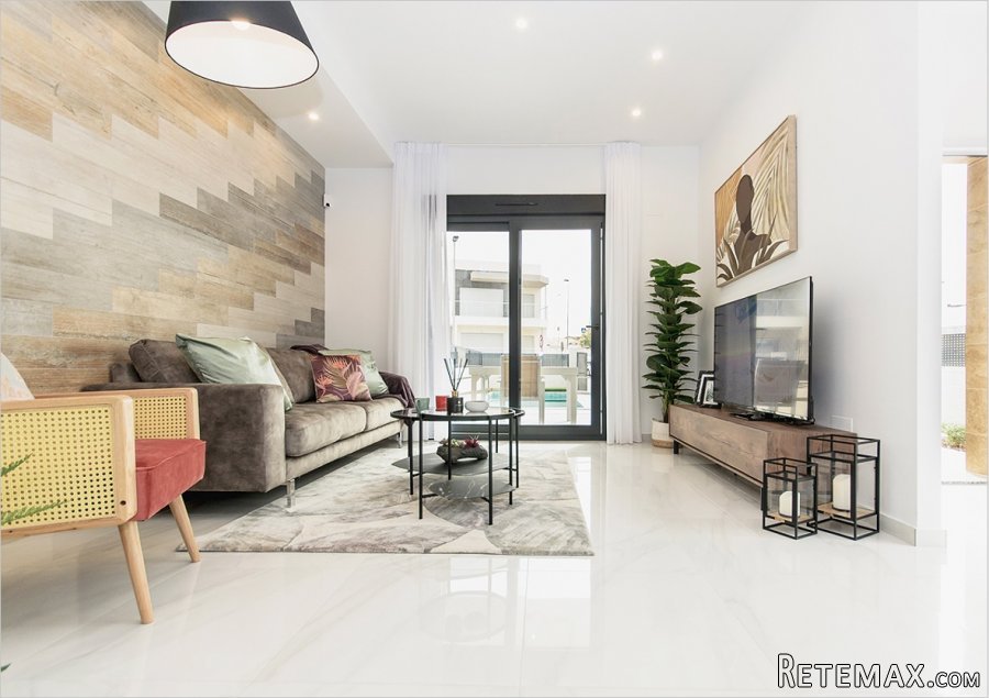 Price includes: private pool, solarium, furniture and white.. - 4