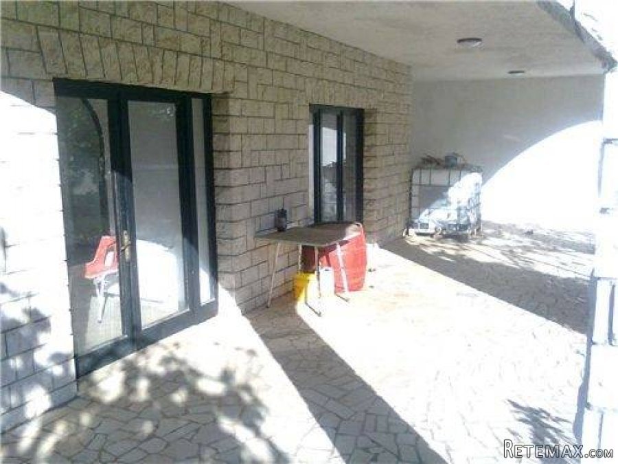 Kuća sa tri stana i 1000 m2 terena - 5