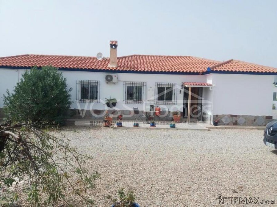 New Listing - A large 3 bed , 2.5 bath villa with private.. - 7