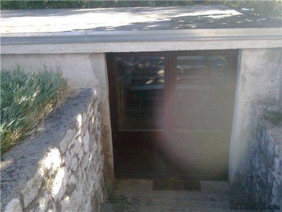 Kuća sa tri stana i 1000 m2 terena - 9