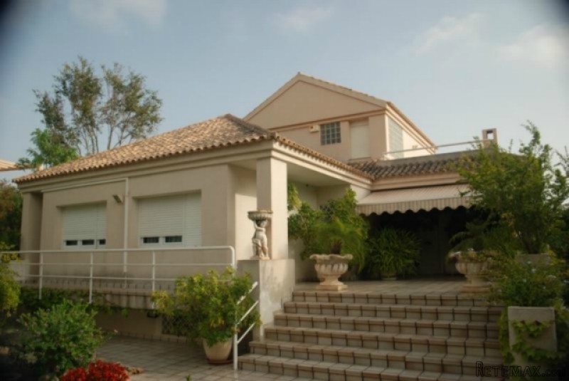 4 Bedrooms - Villa - Murcia - For Sale