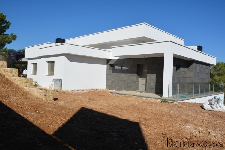 This modern style villa is currently under construction and.. - 2