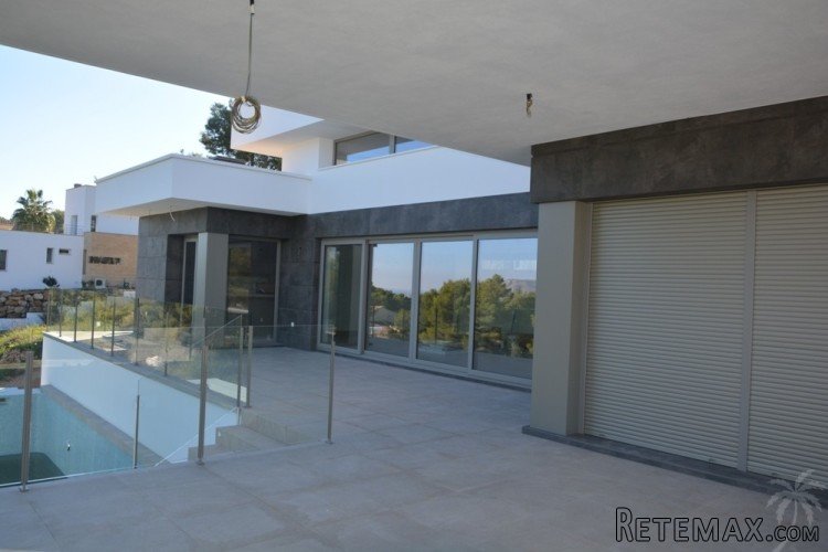 This modern style villa is currently under construction and.. - 3