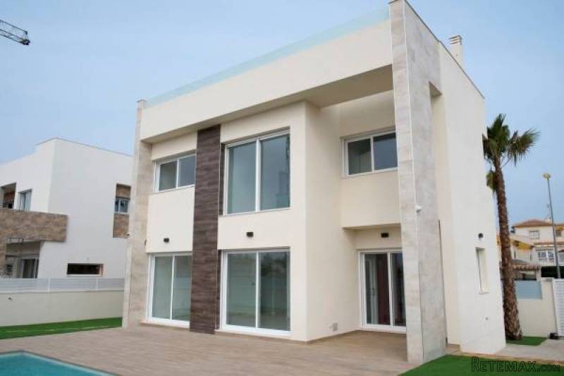 4 Bedroom 4 Bathroom Villa In..