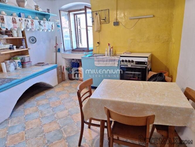 Otok Cres, Cres, 44m2, 2-sobni stan u samom centru grada
