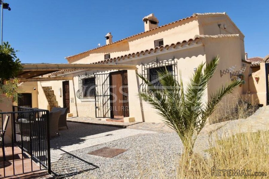 NEW & EXCLUSIVE TO VOSS HOMES - A stunning, full of.. - 7