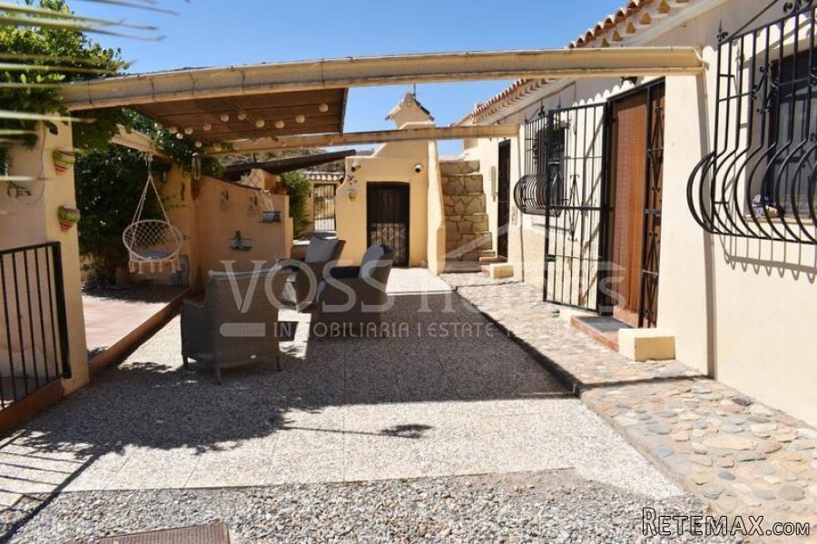 NEW & EXCLUSIVE TO VOSS HOMES - A stunning, full of.. - 8
