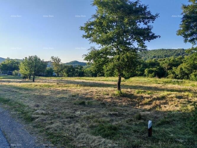 PIĆAN, Građevinsko zemljište s pogledom na Učku
