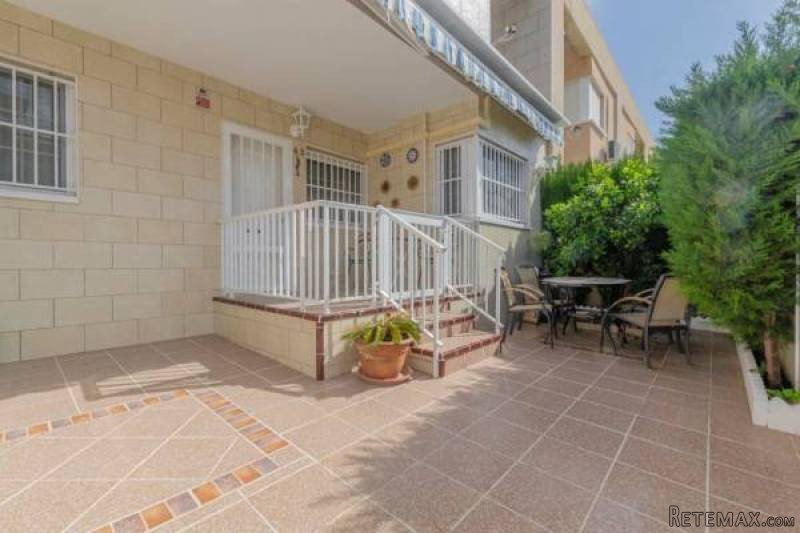 3 Bedroom 2 Bathroom Townhouse In.. - 2