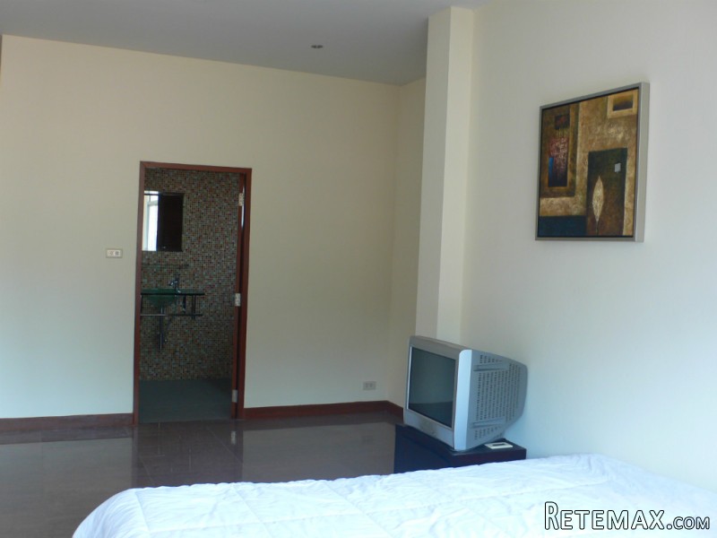 Pleasant Semi-detached 3-Bedroom House..