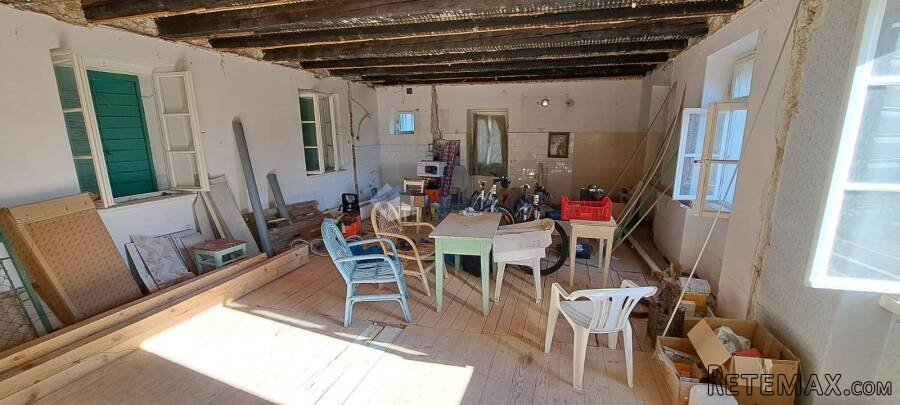Vis - Centar, kamena kuća 228 m2 s okućnicom 200 m2 - 11