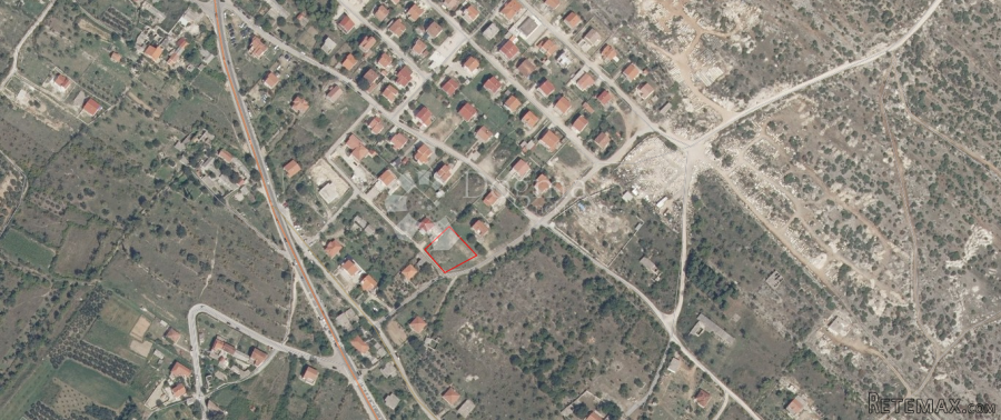 Građevinsko zemljište u mjestu Benkovac - 2