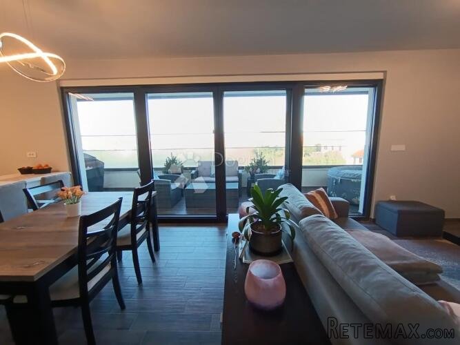 Odličan stan/apartman sa 19 m2 terase - Malinska - 2