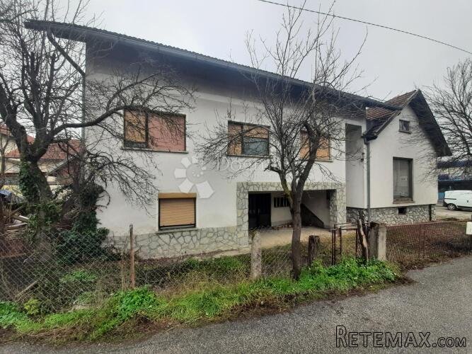 Višenamjenska kuća s posl. prostorom- 250m2 + veliki parking - 2