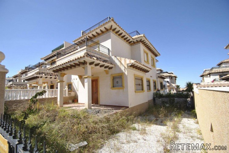 You will find this nice terraced house in the beautiful.. - 2