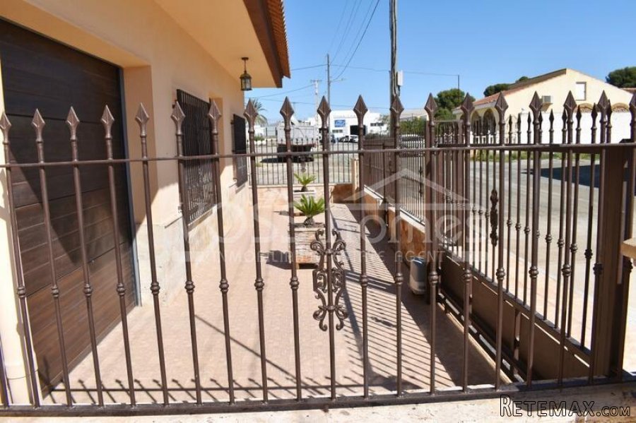 EXCLUSIVE LISTING WITH VOSS HOMES - A very interesting.. - 3