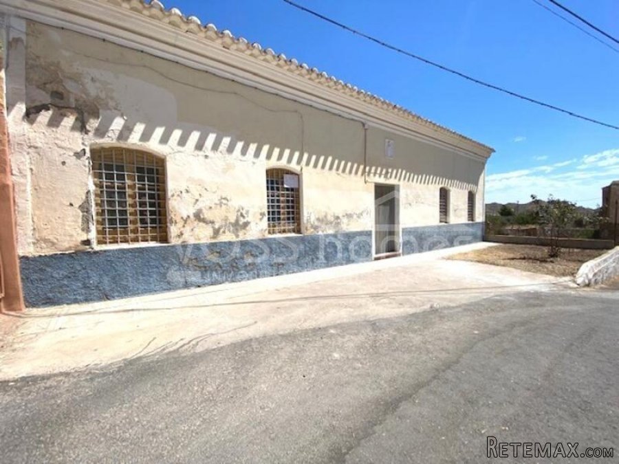 NEW & EXCLUSIVE TO VOSS HOMES - Large 313m2, semi detached.. - 3