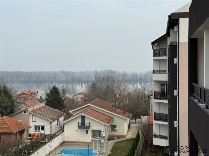 LUX stan sa pogledom na Dunav-Novi Banovci - 15