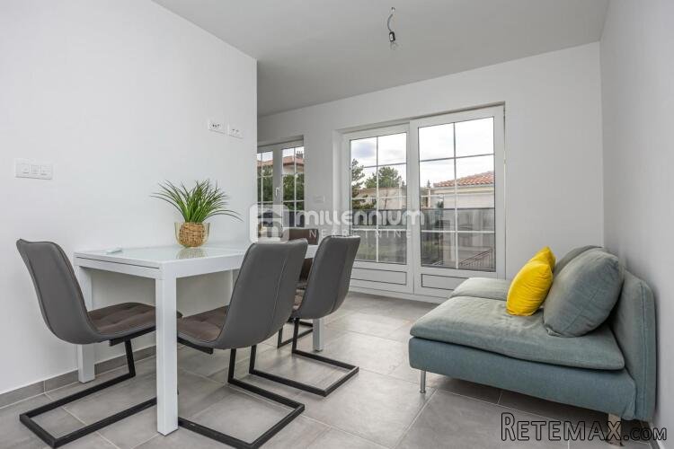 Crikvenica, 63.88m2, 2-sobni s dnevnim, lođa i balkon