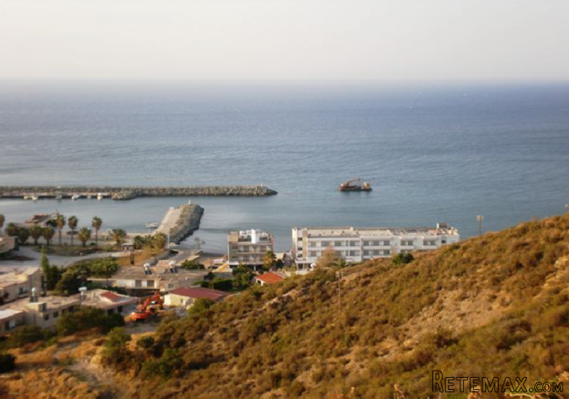 Huge Plot of Land For Sale in Pyrgos.. - 2