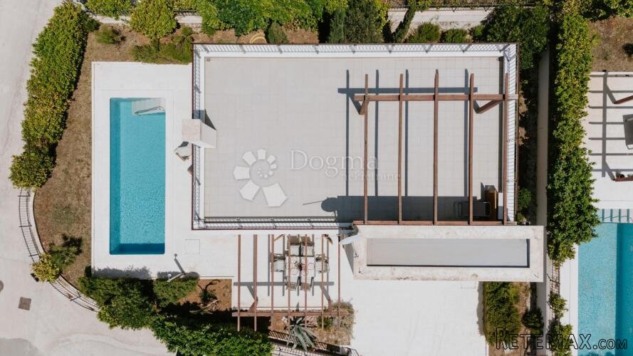 Sofisticirana Vila s bazenom i panoramskom rooftop terasom u - 2