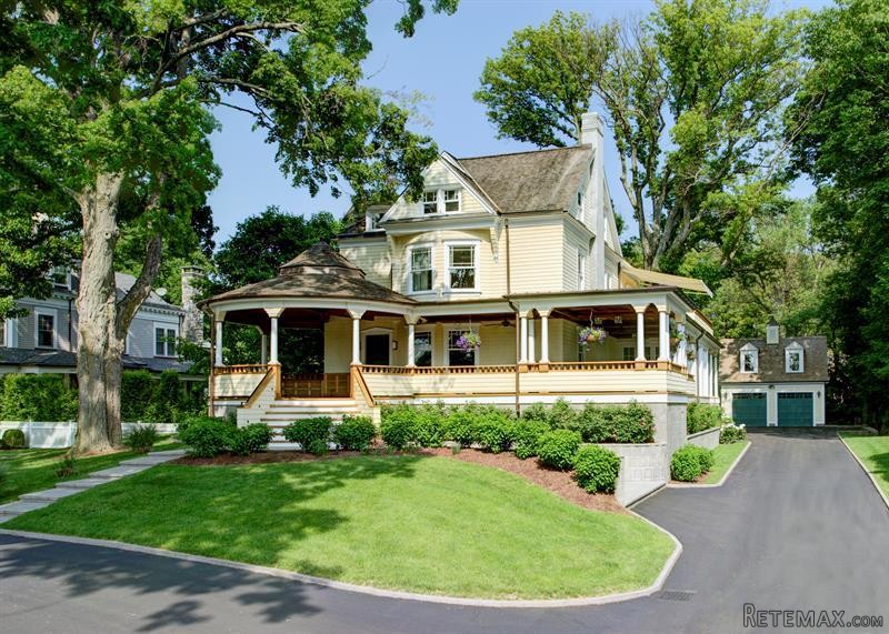 6 bedroom House For Sale: 34 Club Road..