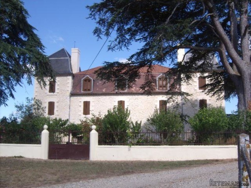 chateau moustier 1 260 000 € HAI
