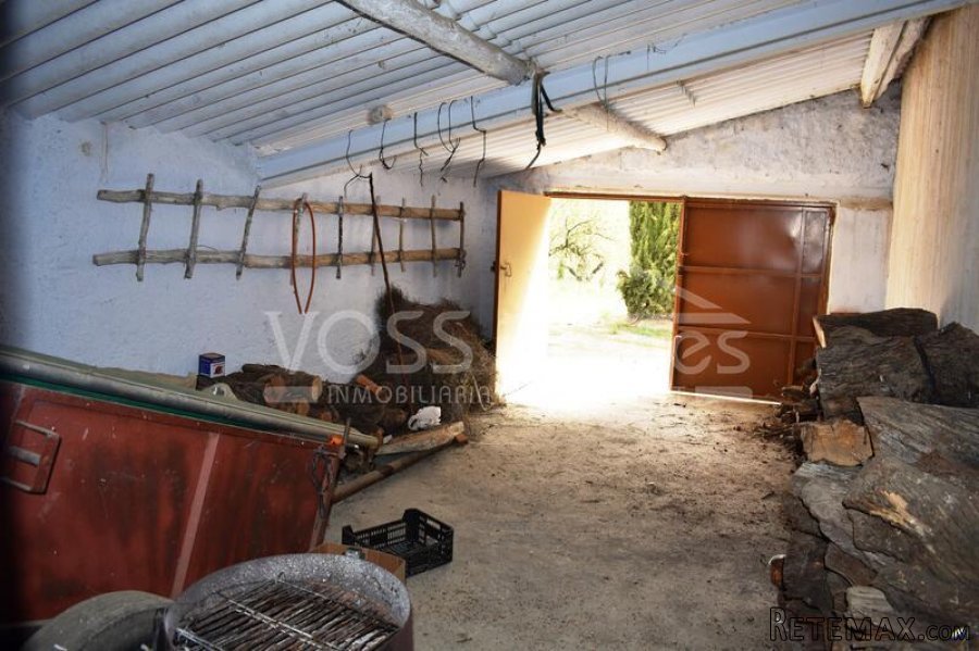 NEW LISTING - A traditional spanish two storey Country.. - 4