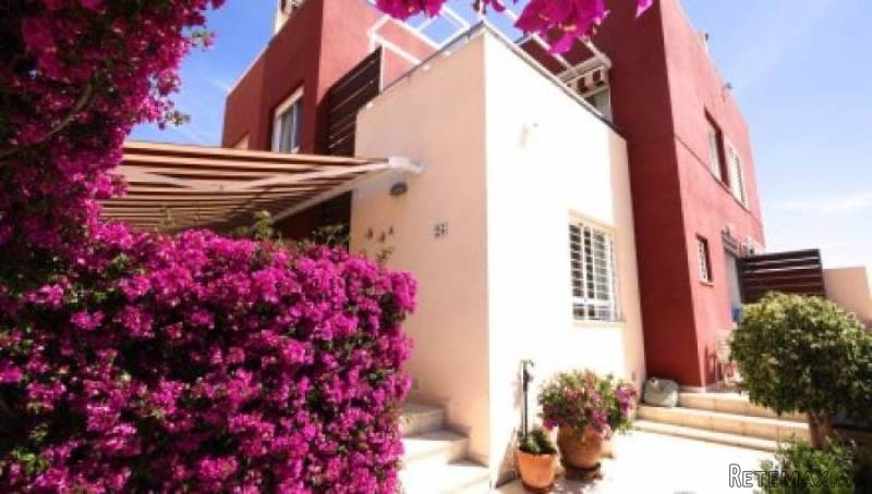 2 Bedroom 2 Bathroom Townhouse In..