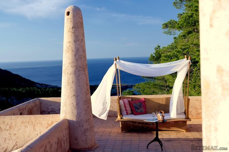 4 bedroom House For Sale: Sant Joan De.. - 2