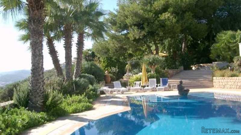 Stunning villa with 260º sea view - 2