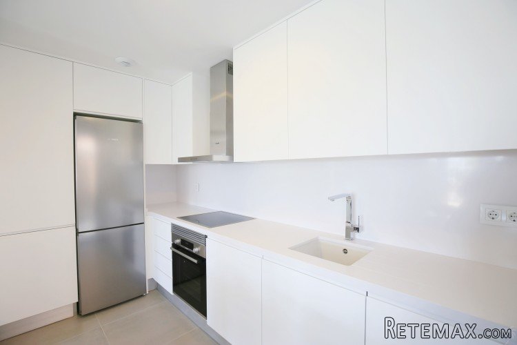 This wonderful semi-detached villa can be found in walkable.. - 6