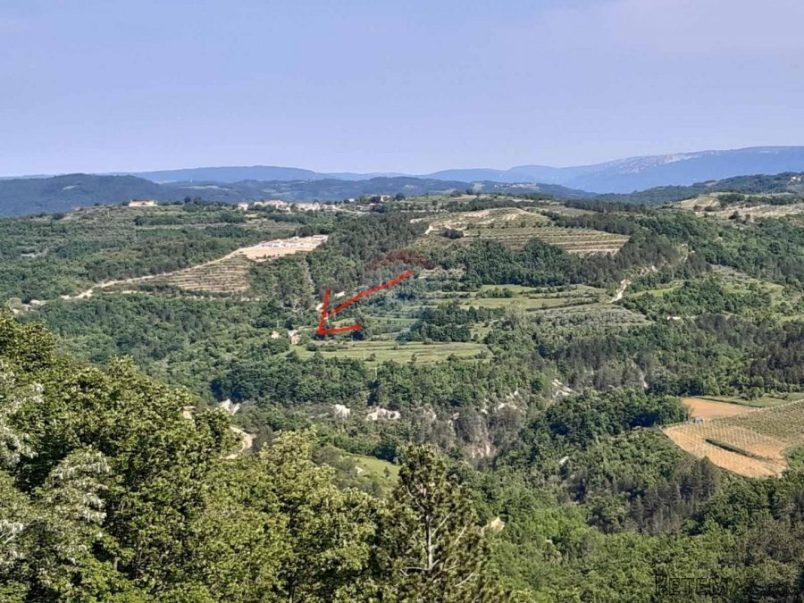 Istra, Draguć, starina za adaptaciju sa poljoprivrednim zeml
