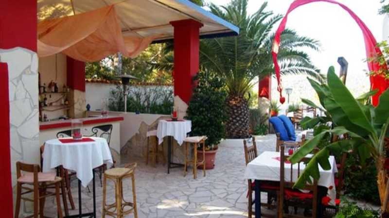 Detached house with Bistro - 2