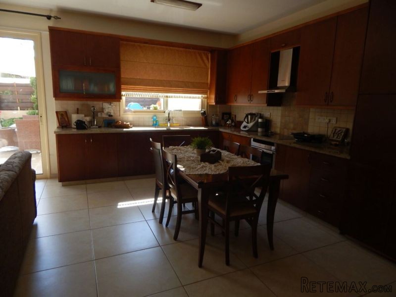 Detached four bedroom house in Ypsonas