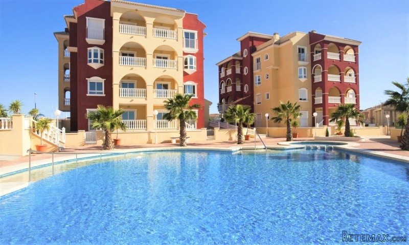 Los Alcazares 3 Beds Garden Apartment..