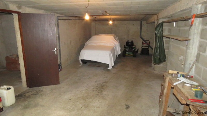 Quality bungalow in village with short.. - 2