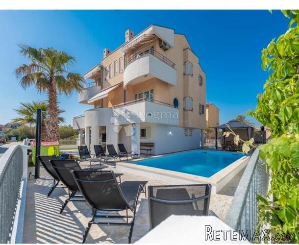 Villa s bazenom u Privlaci - 2
