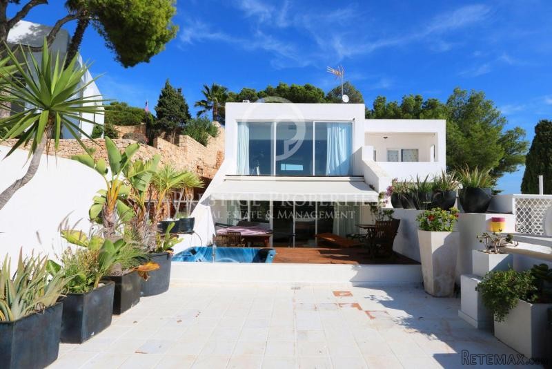 Duplex house with incredible views in..