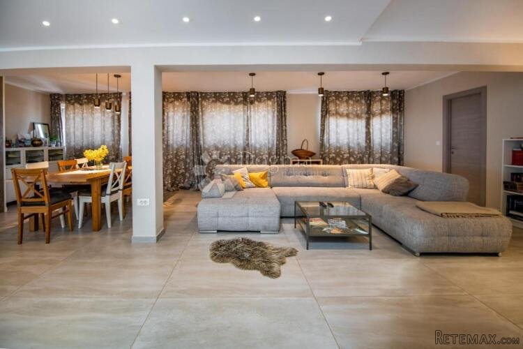 WOW! PENTHOUSE U ATRAKTIVNOM MEDULINU!
